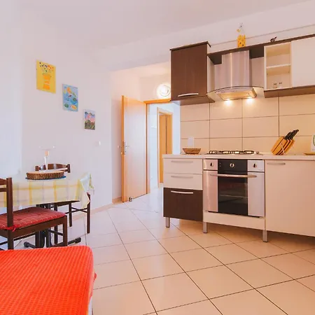 1 Bedroom Beautiful In * Omiš