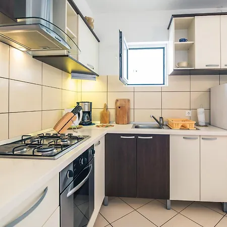 Apartmán 1 Bedroom Beautiful In Omiš