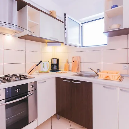 Apartmán 1 Bedroom Beautiful In