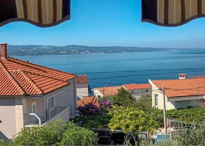 Apartamento Cozy In With House Sea View Omiš
