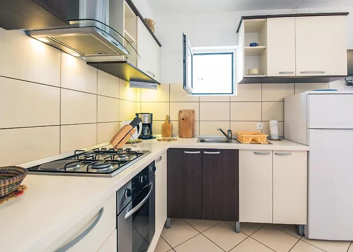 Apartamento Cozy In With House Sea View Omiš